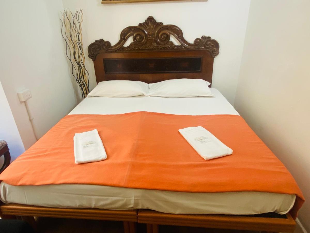 Roman Place Ngoại thất bức ảnh