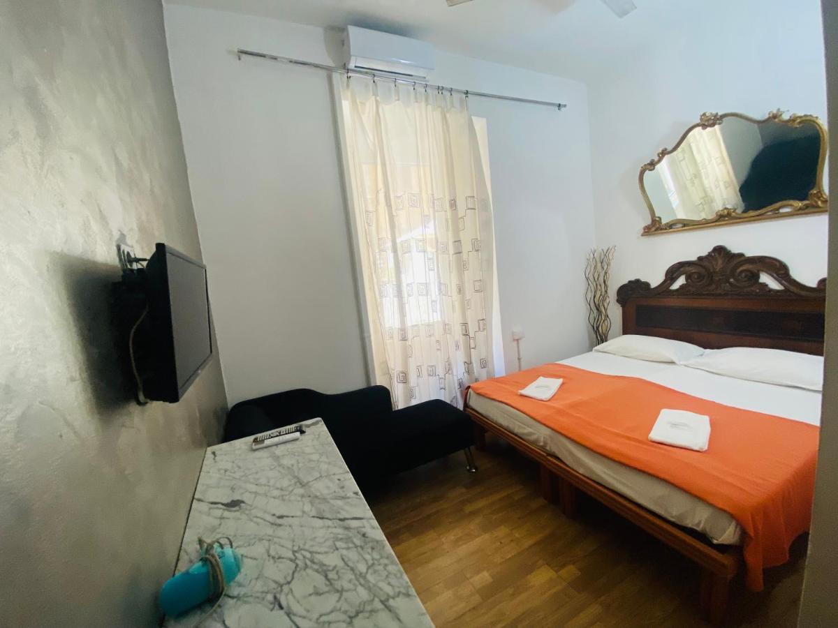 Roman Place Ngoại thất bức ảnh